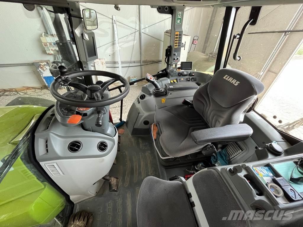 CLAAS Arion 440 الجرارات