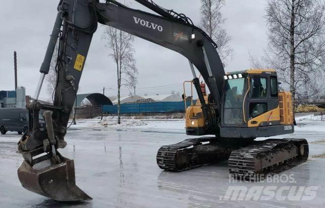 Volvo ECR235DL حفارات زحافة