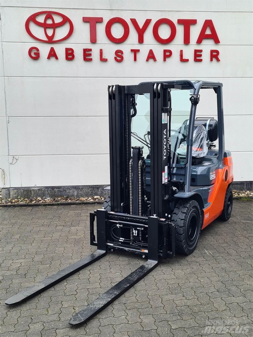 Toyota 02-8FGF25 شاحنات LPG