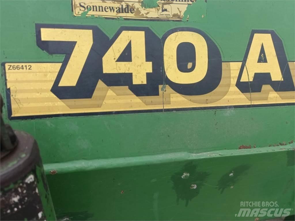 John Deere 740A مثاقيب مدمجة