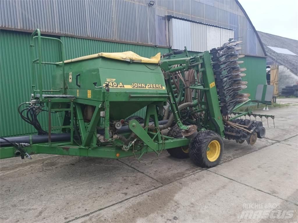 John Deere 740A مثاقيب مدمجة