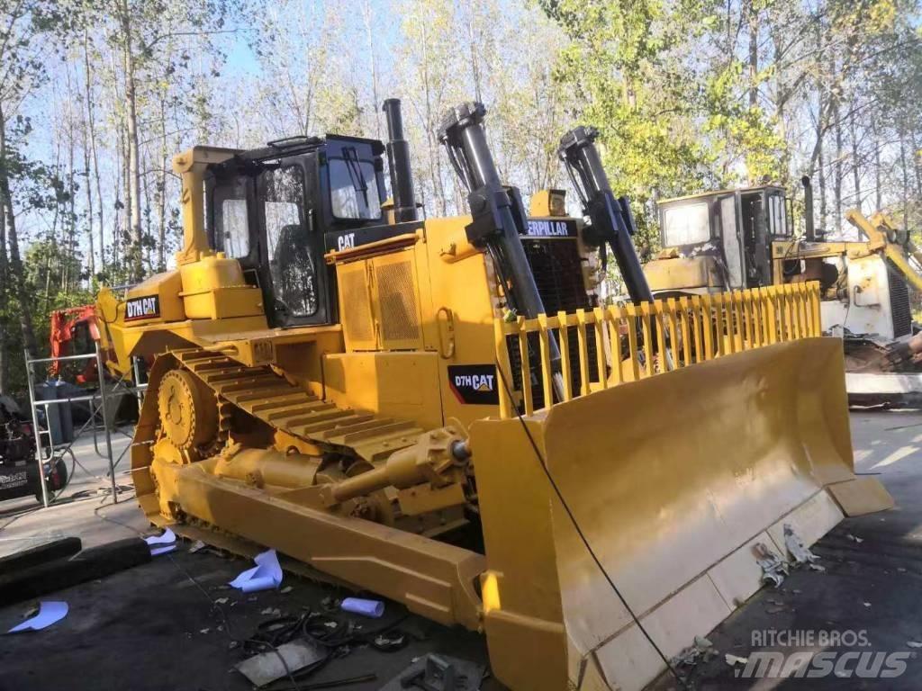 CAT D 7 H بلدوزرات مجنزرة