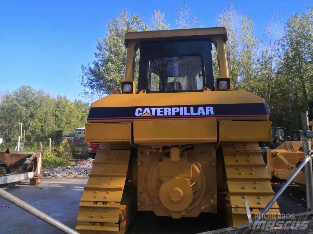 CAT D 7 H بلدوزرات مجنزرة