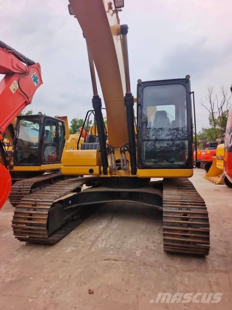 CAT 323 GC حفارات زحافة
