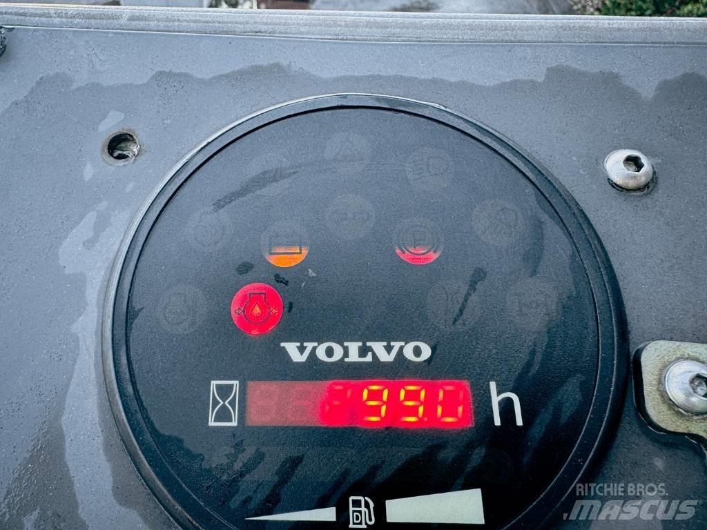 Volvo DD 25 B مداحل ثنائية الاسطوانة