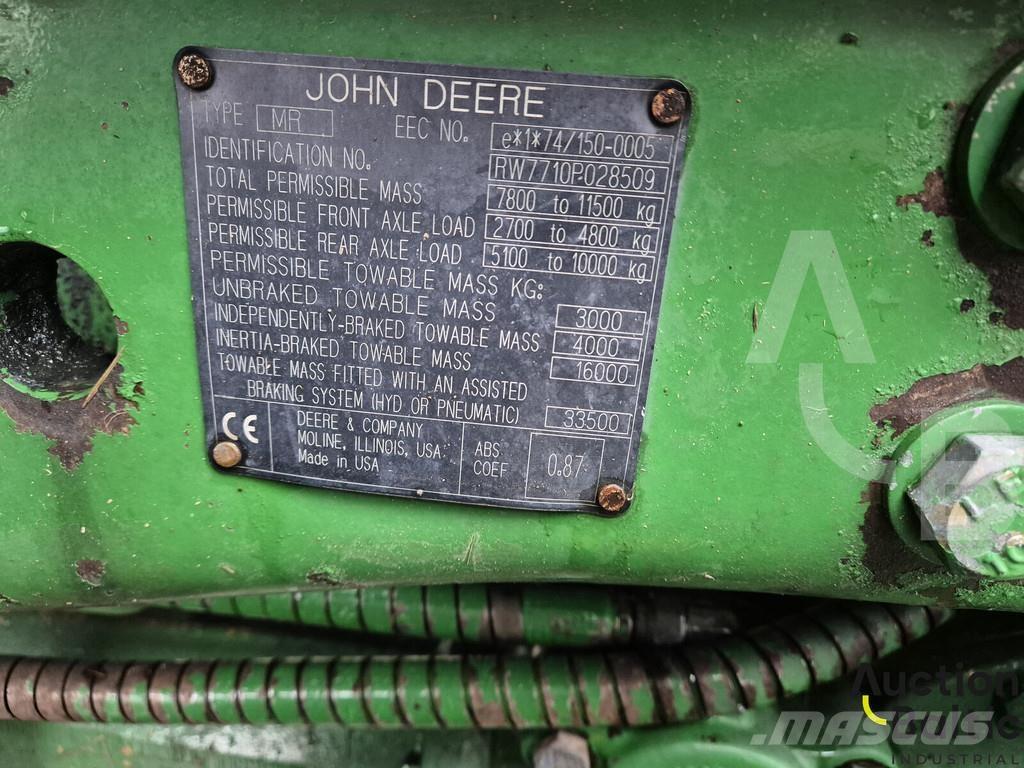 John Deere 7710 الجرارات