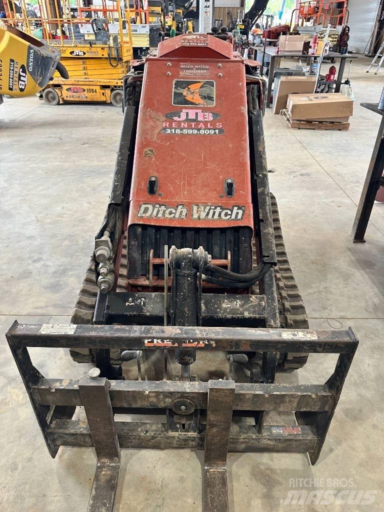Ditch Witch SK 1050 لوادر انزلاقية التوجيه