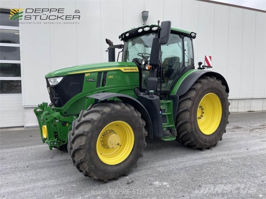 John Deere 6R 250 الجرارات