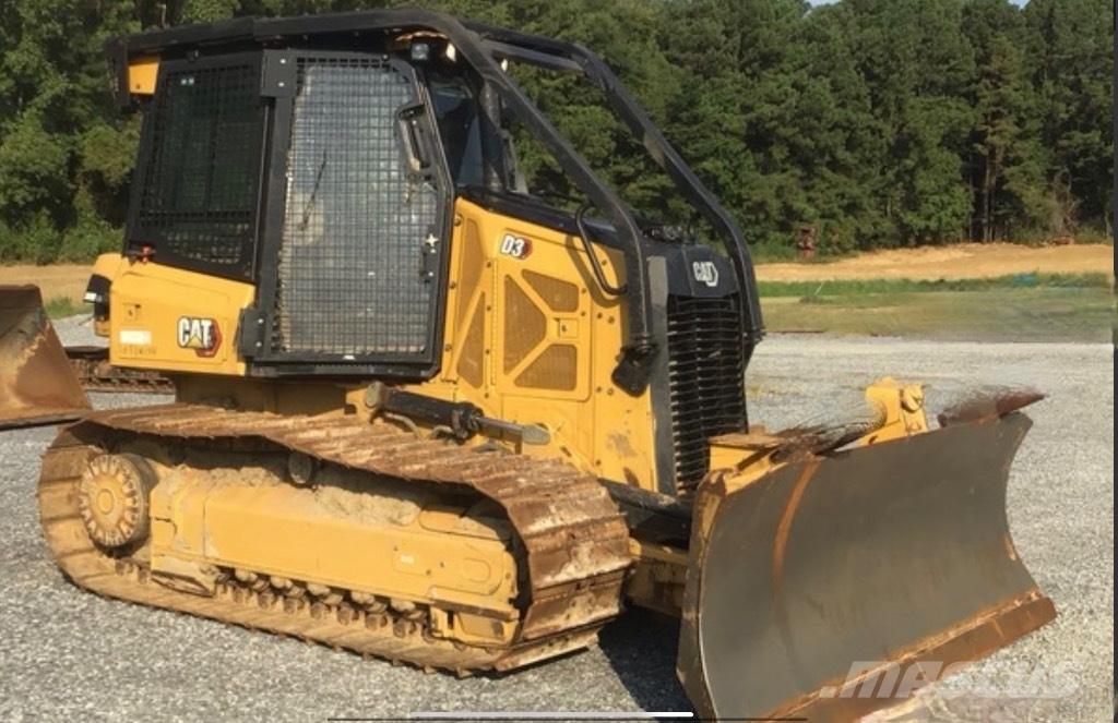 CAT D 3 بلدوزرات مجنزرة