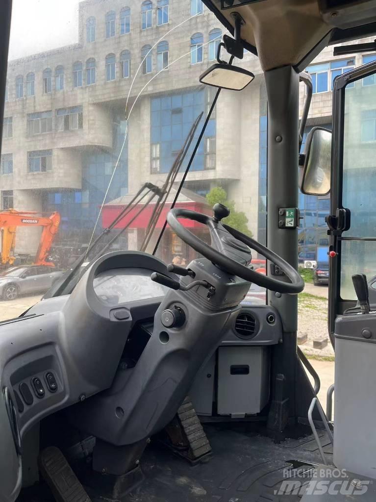 Komatsu WA 470-6 لوادر بعجل