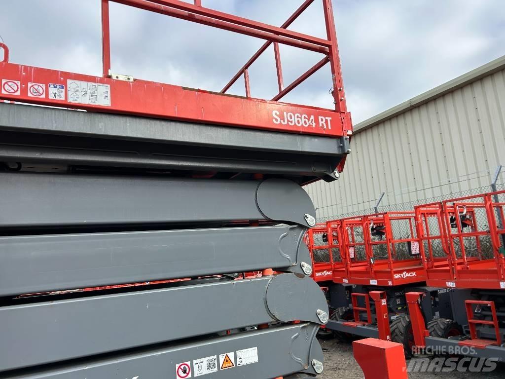 SkyJack sj 9664 RT رافعات مقصية الشكل