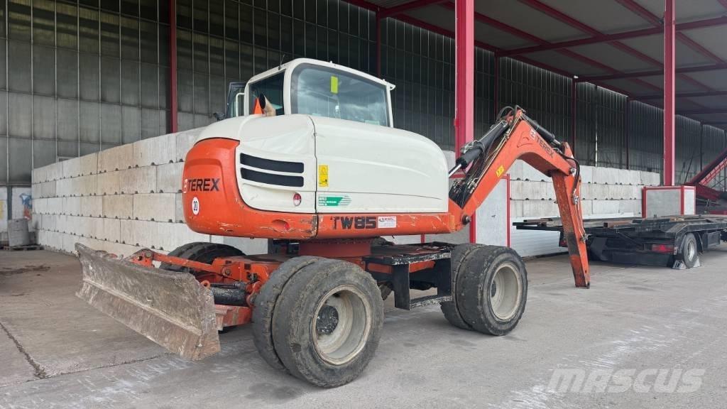 Yanmar TW 85 حفارات بعجل