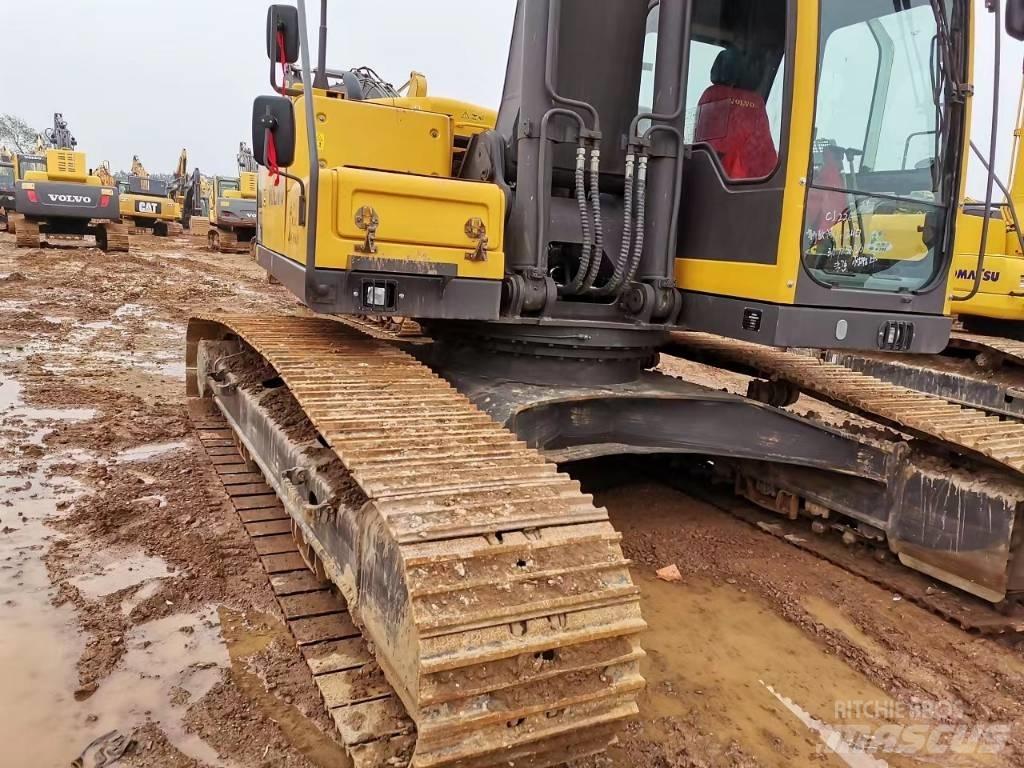 Volvo EC 240 B LC حفارات زحافة