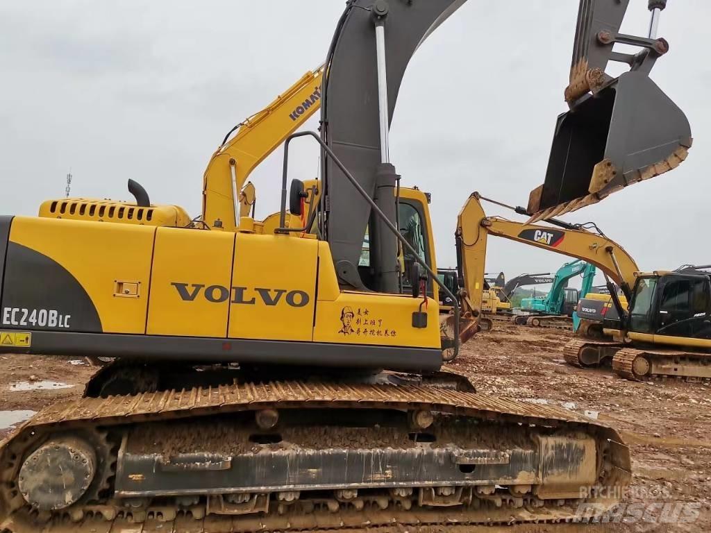 Volvo EC 240 B LC حفارات زحافة