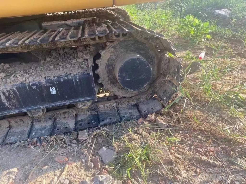 CAT 307 حفارات زحافة