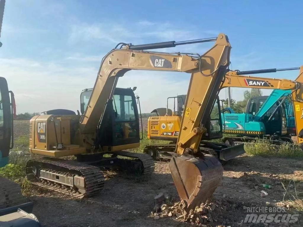 CAT 307 حفارات زحافة
