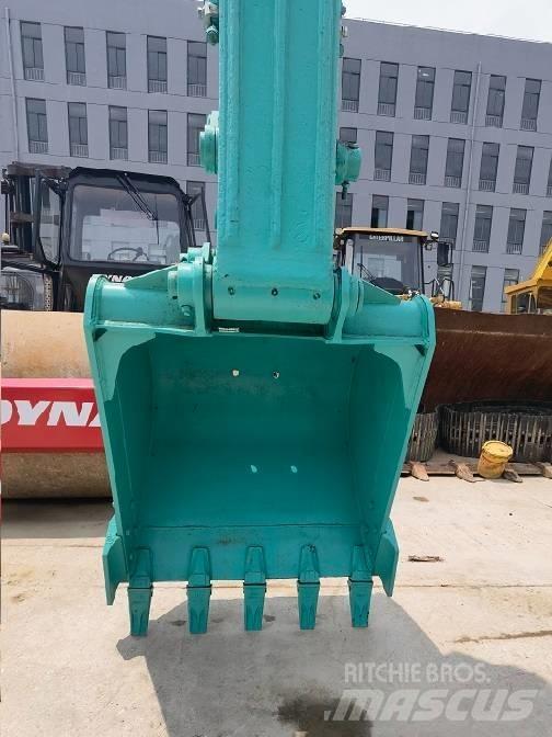 Kobelco SK200-8 حفارات زحافة