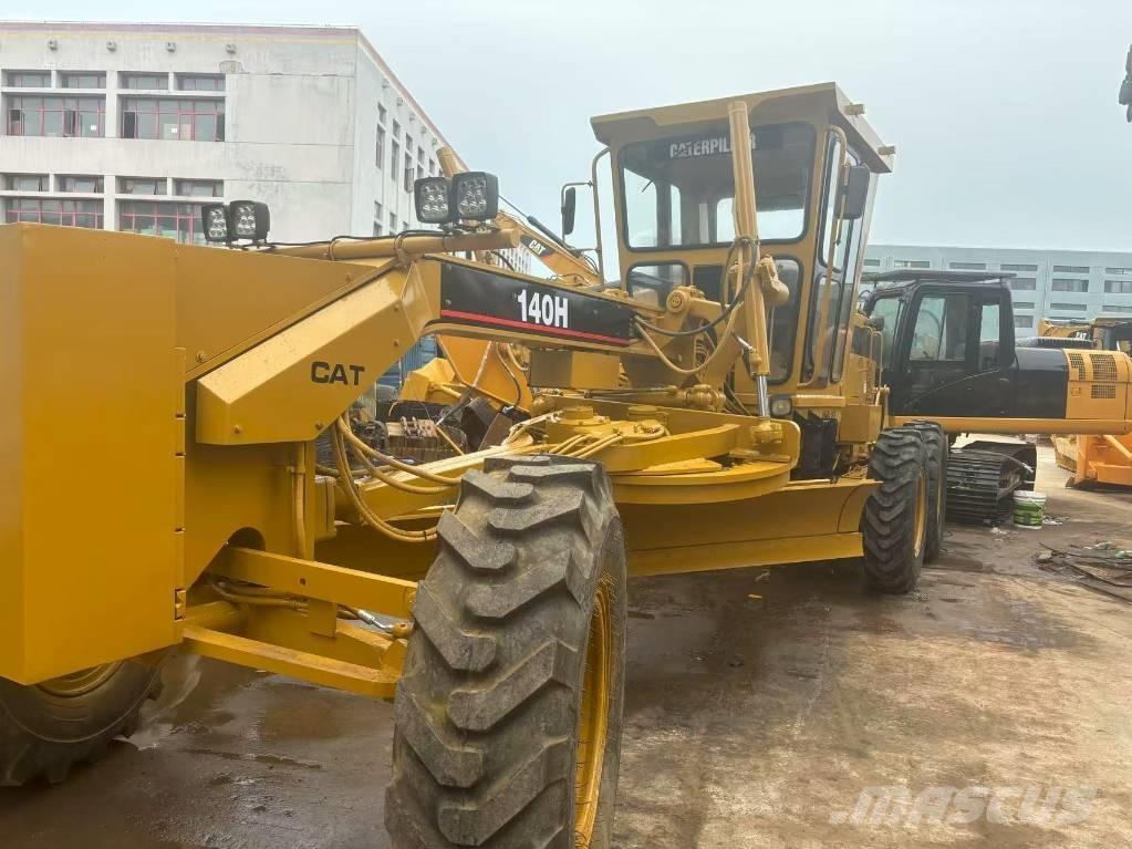 CAT 140 H معدات تمهيد الطرق