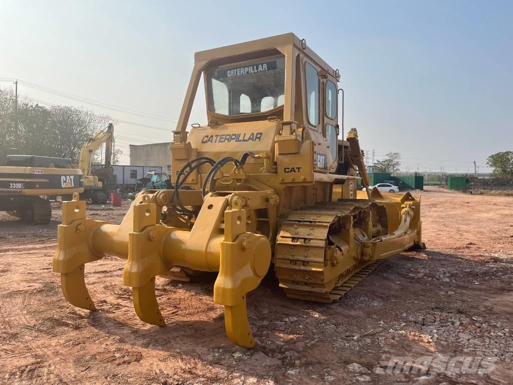 CAT D7G بلدوزرات مجنزرة
