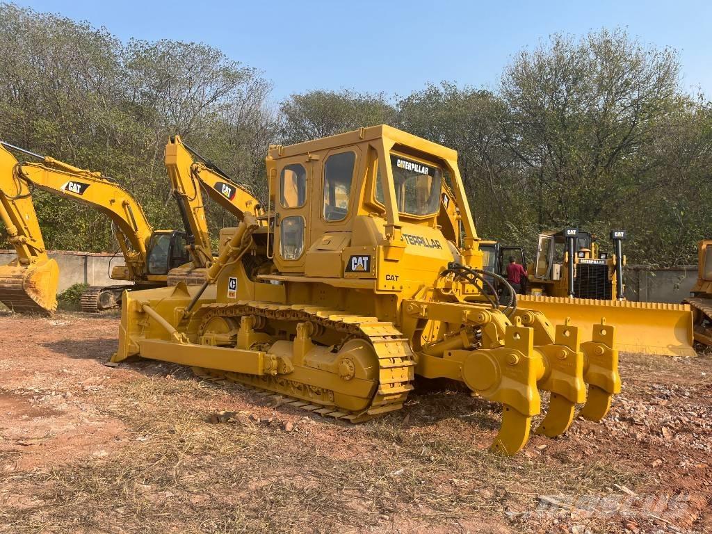 CAT D7G بلدوزرات مجنزرة