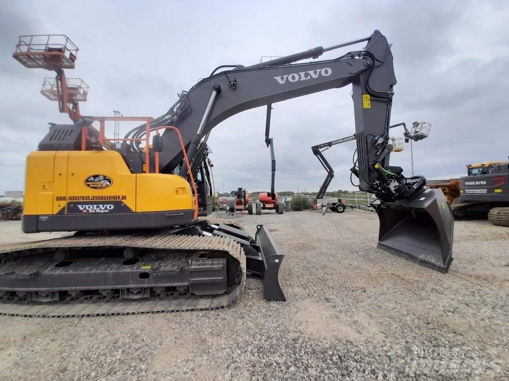 Volvo ECR 355 E حفارات زحافة