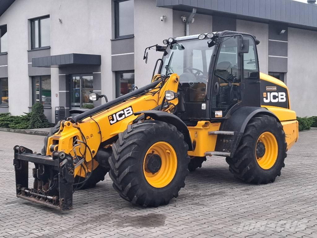JCB TM 320 AGRI معدات مناولة لأغراض الزراعة