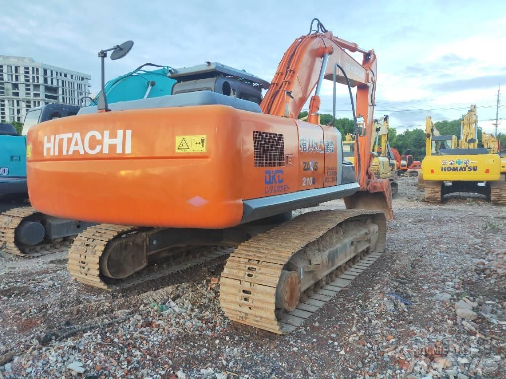 Hitachi ZX 210 حفارات زحافة