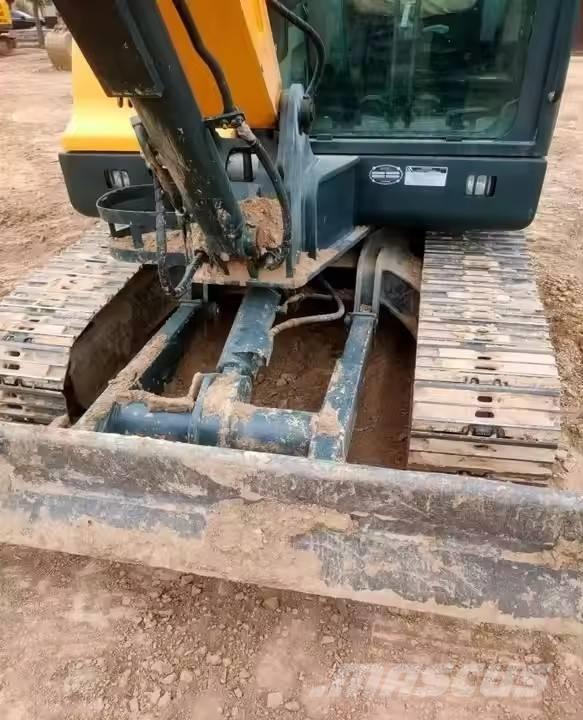Hyundai 60vs حفارات زحافة