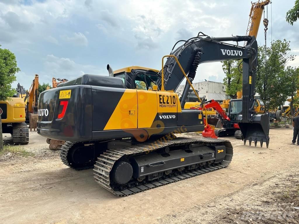 Volvo EC 210 B LC حفارات زحافة