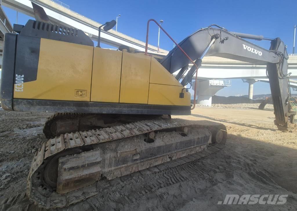 Volvo EC 300 E حفارات زحافة