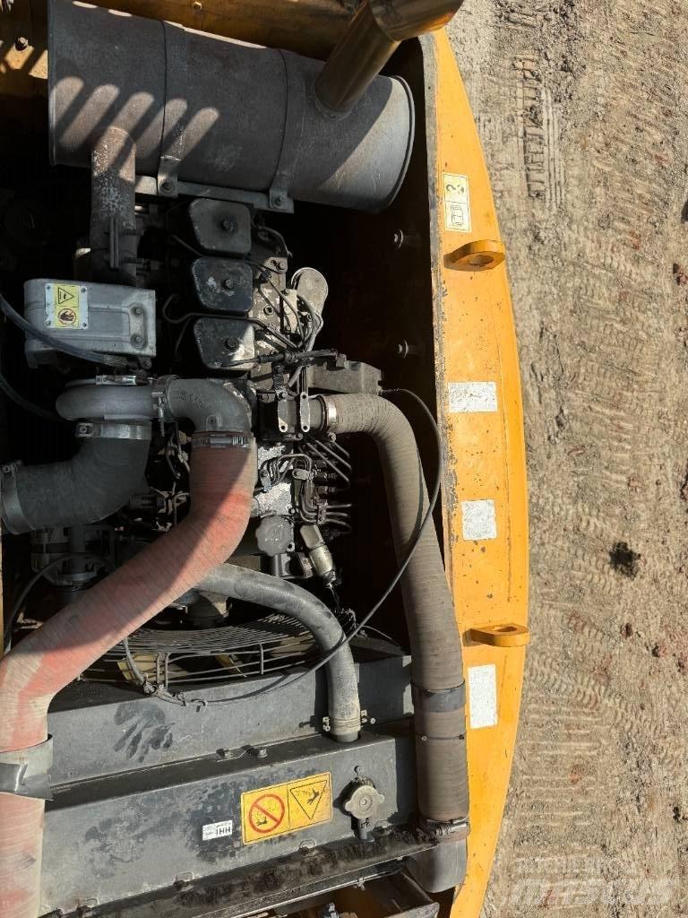 Hyundai R150W-9 حفارات بعجل