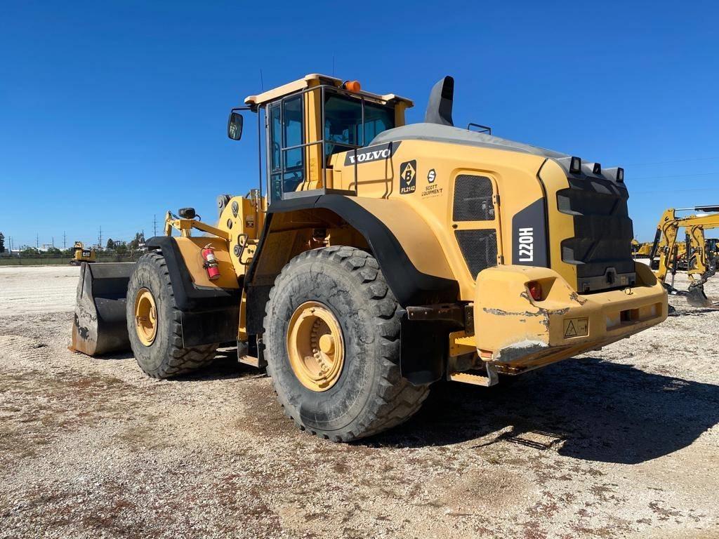 Volvo L 220 H لوادر بعجل