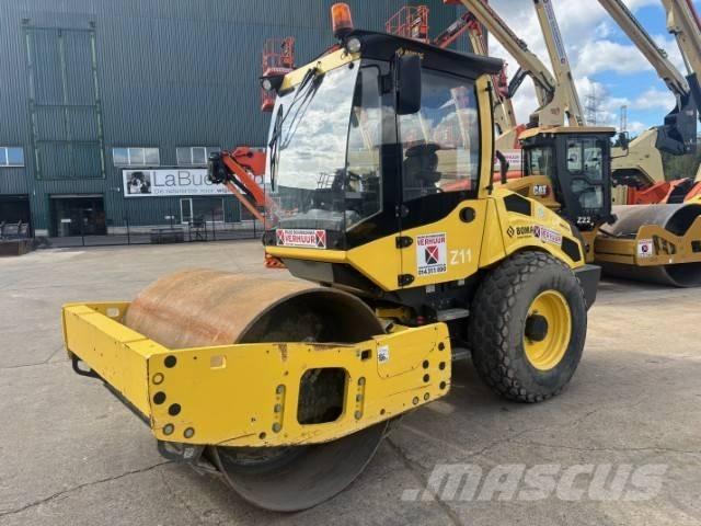 Bomag BW 177 D-5 مداحل أحادية الأسطوانة