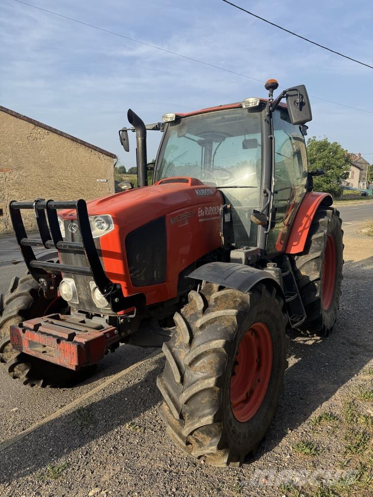 Kubota M135GX الجرارات