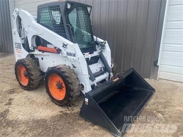 Bobcat S300 لوادر انزلاقية التوجيه