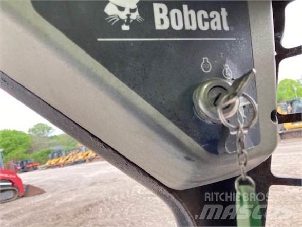 Bobcat T140 لوادر انزلاقية التوجيه