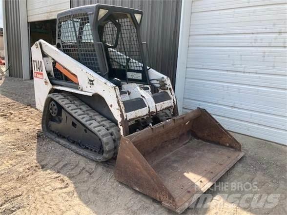 Bobcat T140 لوادر انزلاقية التوجيه