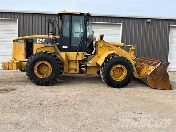 CAT 950 لوادر بعجل