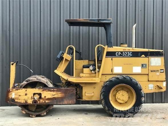 CAT CP-323C مداحل أحادية الأسطوانة