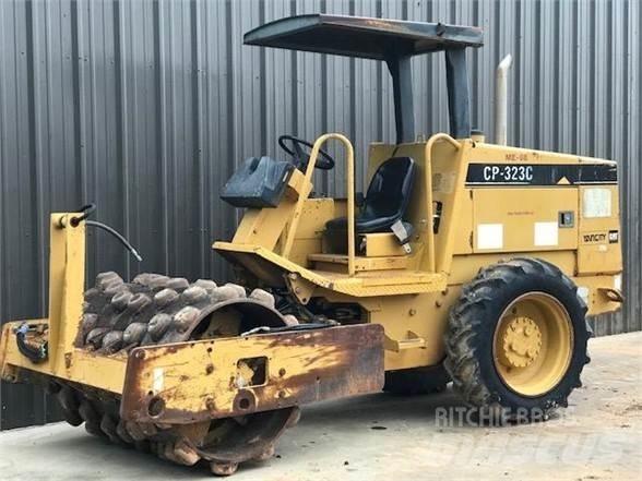 CAT CP-323C مداحل أحادية الأسطوانة
