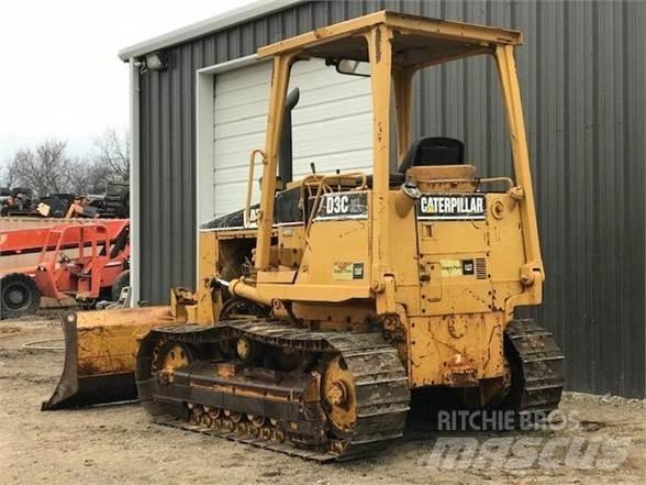 CAT D3C بلدوزرات مجنزرة
