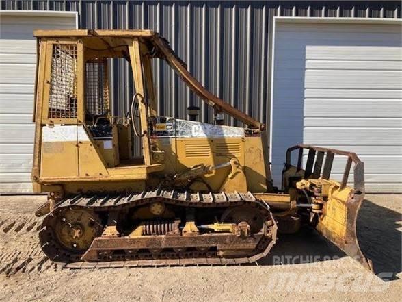 CAT D3C بلدوزرات مجنزرة