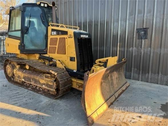 CAT D3K2 بلدوزرات مجنزرة