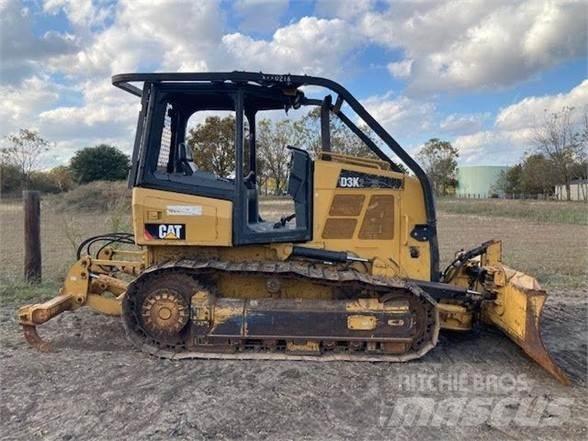 CAT D3K2 XL بلدوزرات مجنزرة