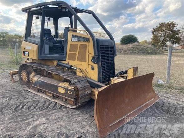 CAT D3K2 XL بلدوزرات مجنزرة