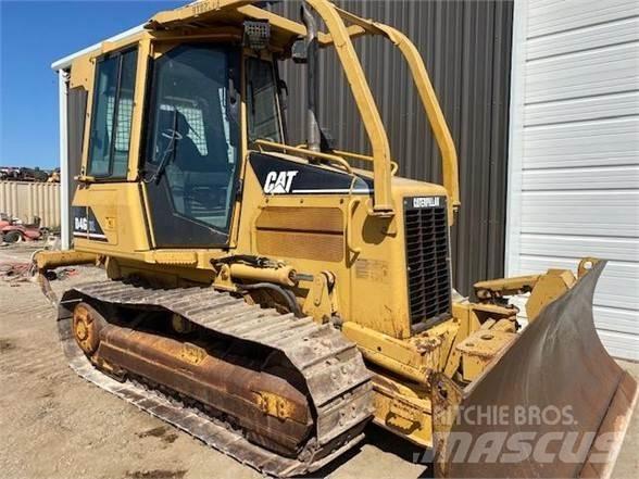CAT D4G XL بلدوزرات مجنزرة