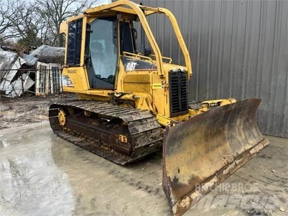 CAT D5G LGP بلدوزرات مجنزرة