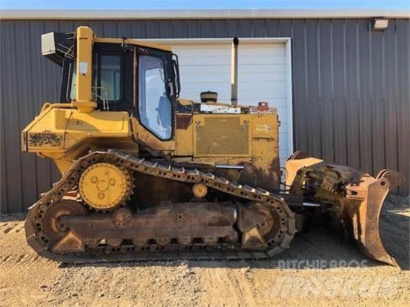 CAT D6M XL بلدوزرات مجنزرة