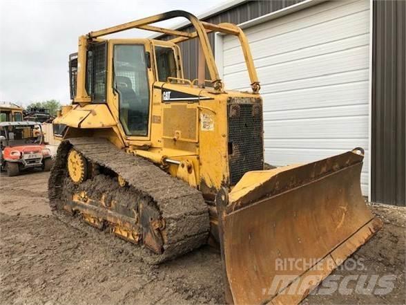 CAT D6N XL بلدوزرات مجنزرة