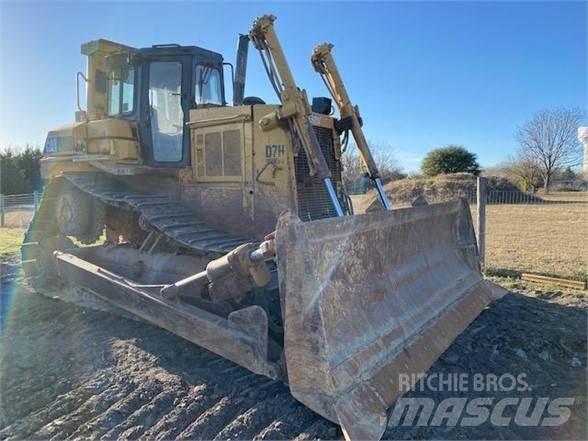 CAT D7H II بلدوزرات مجنزرة